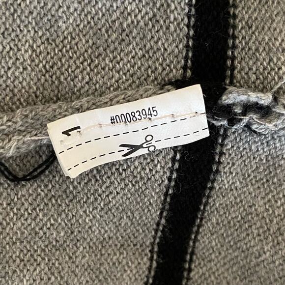 FOREVER 21 Gray and Black Stripe Comfy Oversized Tunic Sweater Size Medium - Picture 8 of 8